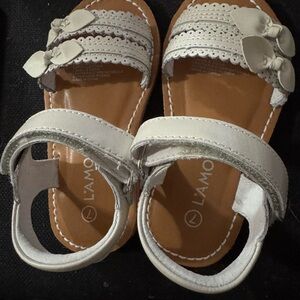 L'Amour Cream Kids Sandals with Bow Accents